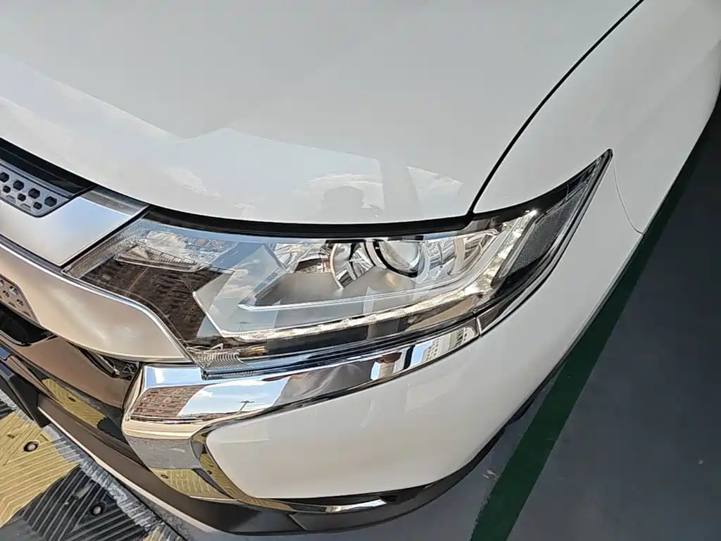Mitsubishi Outlander 2021 2020 2.0L 2WD Comfort 5-seater