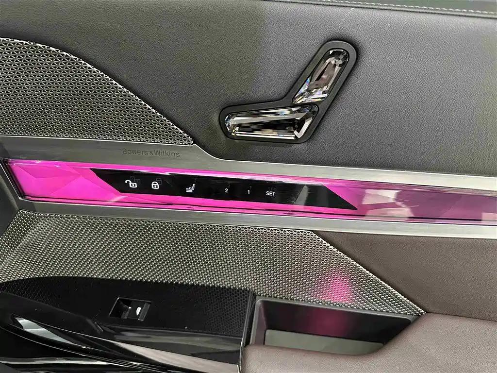 BMW 7 Series 2023 Model 740Li Leading M Sport Package фото 20