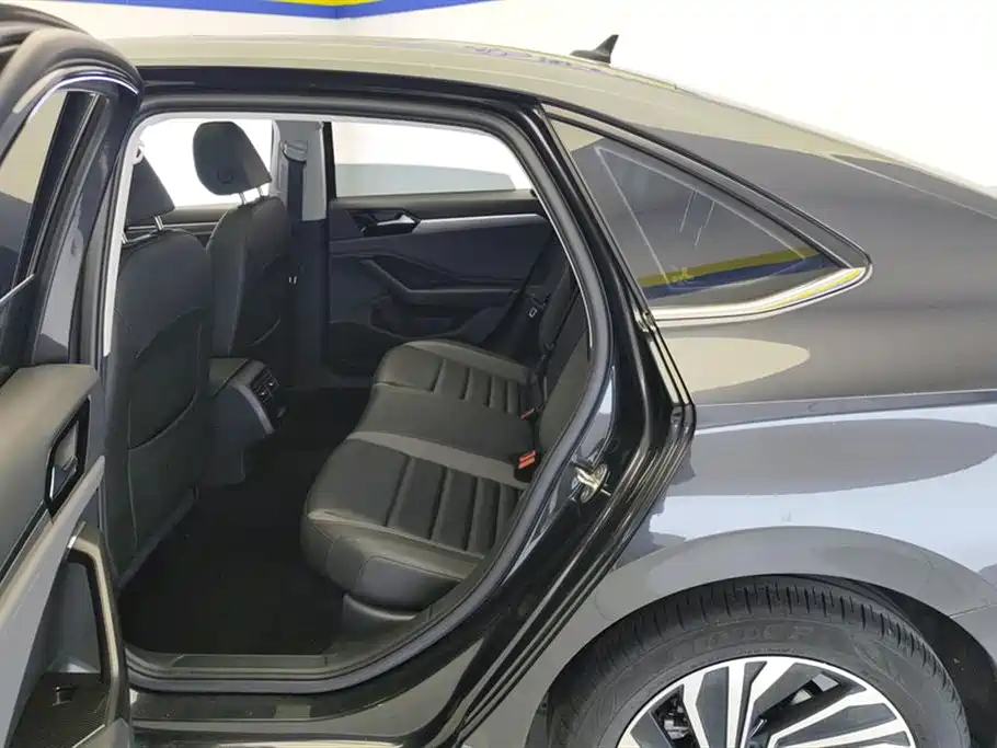 Volkswagen Sagitar 2021 280TSI DSG Surpassing Edition фото 11