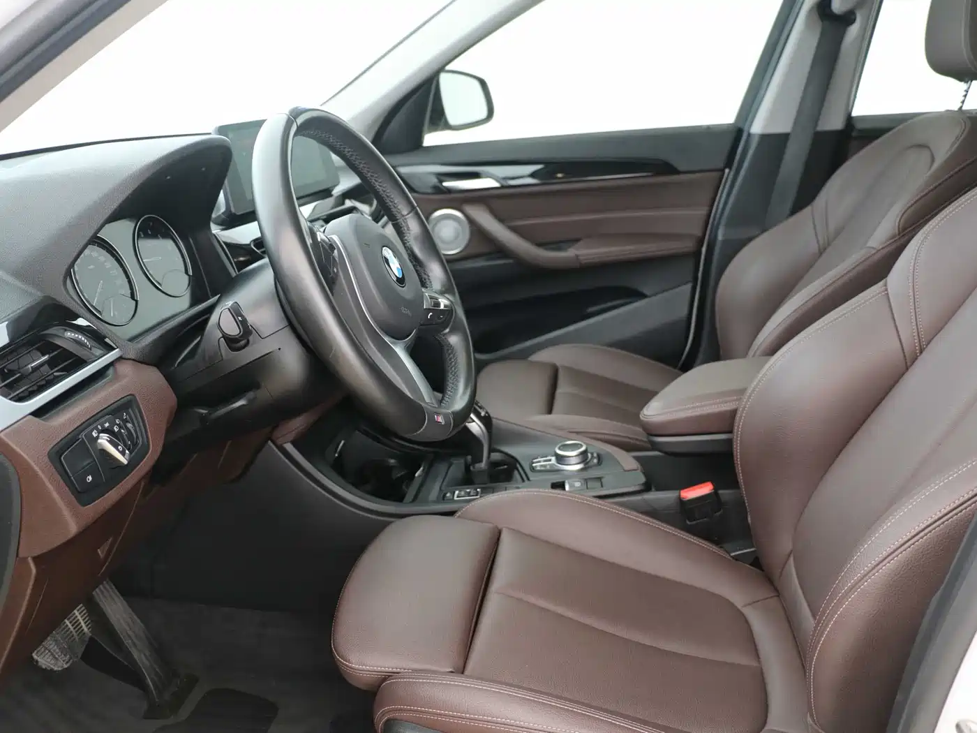 BMW X1 2021 sDrive25Li Leading фото 11
