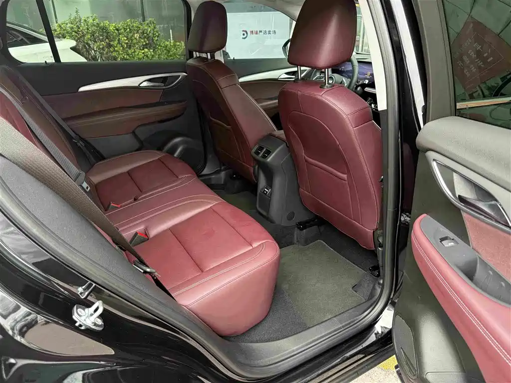 Buick Envision Plus 2025 2025 Enclave Plus 28T 2WD Platinum Edition