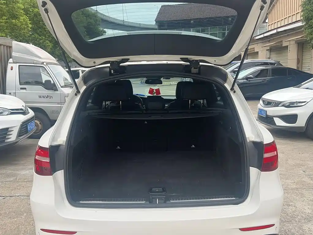 Фото 23 - Mercedes-Benz GLC