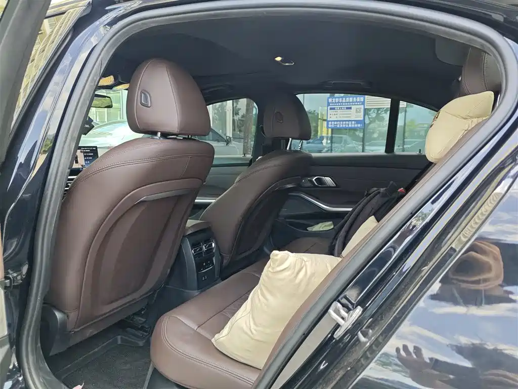 Photo 5 - BMW 3 Series