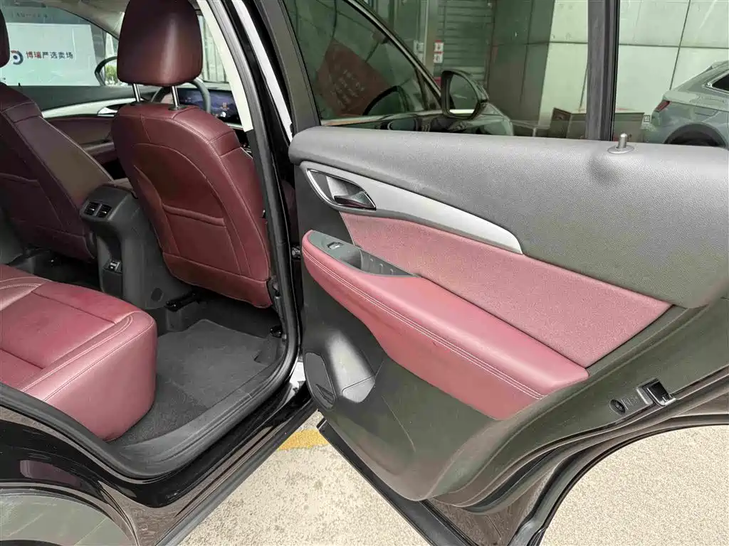 Buick Envision Plus 2025 2025 Enclave Plus 28T 2WD Platinum Edition
