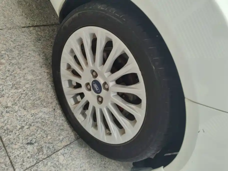Фото 6 - Ford Fiesta