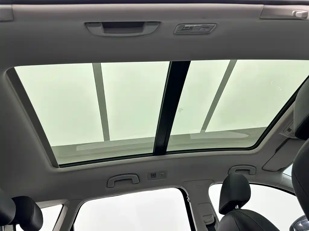 Volkswagen Tharu 2022 330TSI AWD Flagship Edition фото 25