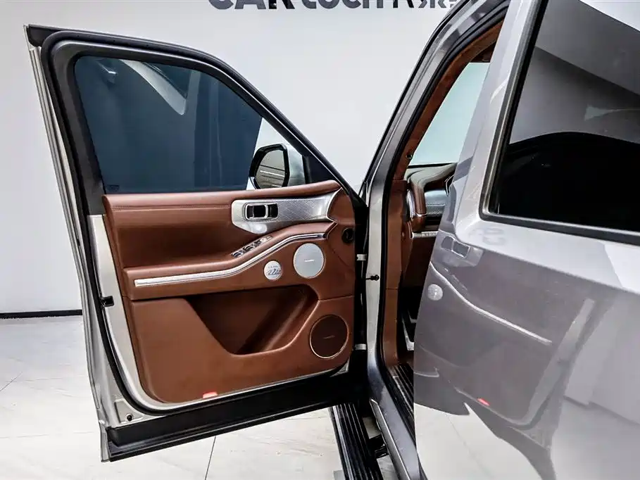 TANK TANK 700 NEW ENERGY