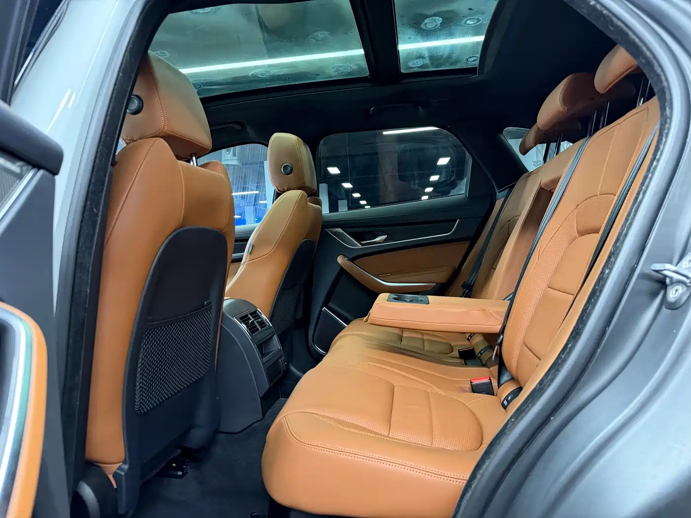 Photo 5 - Jaguar F-PACE
