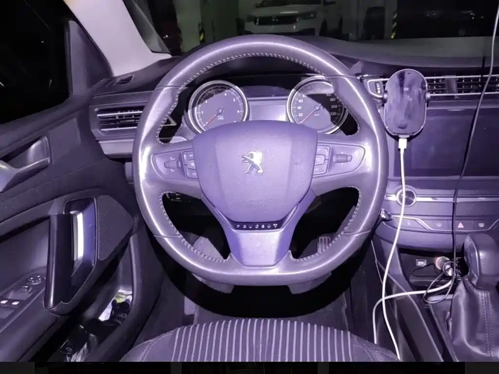 Peugeot 408 2014 1.8L Automatic Luxury Edition фото 12