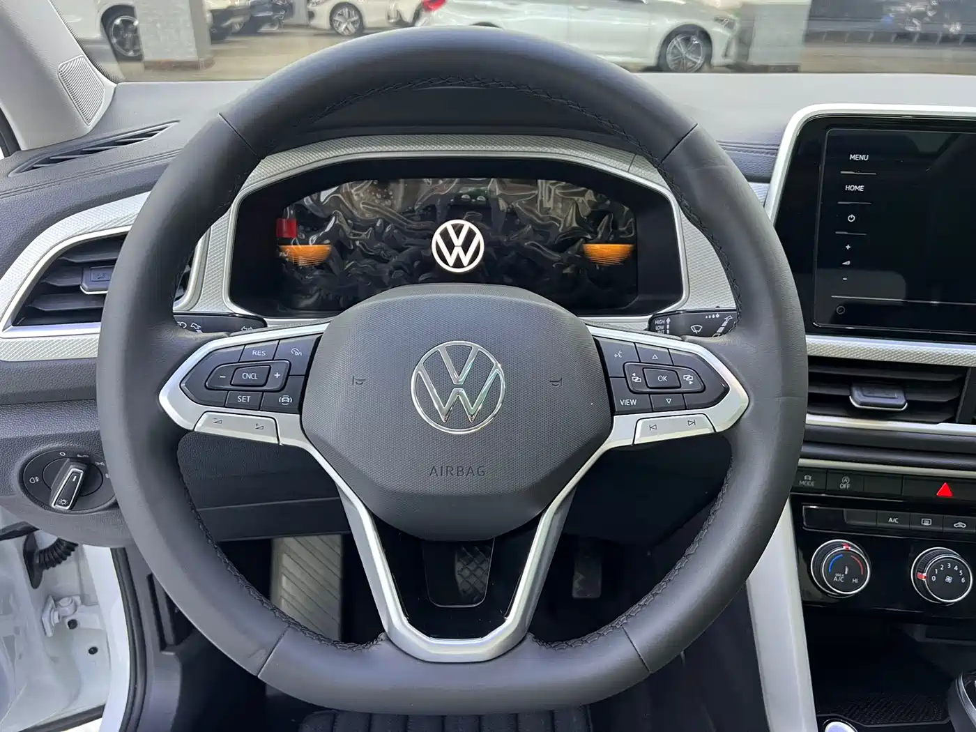Volkswagen T-ROC 2023 280TSI DSG 2WD Time Edition фото 6