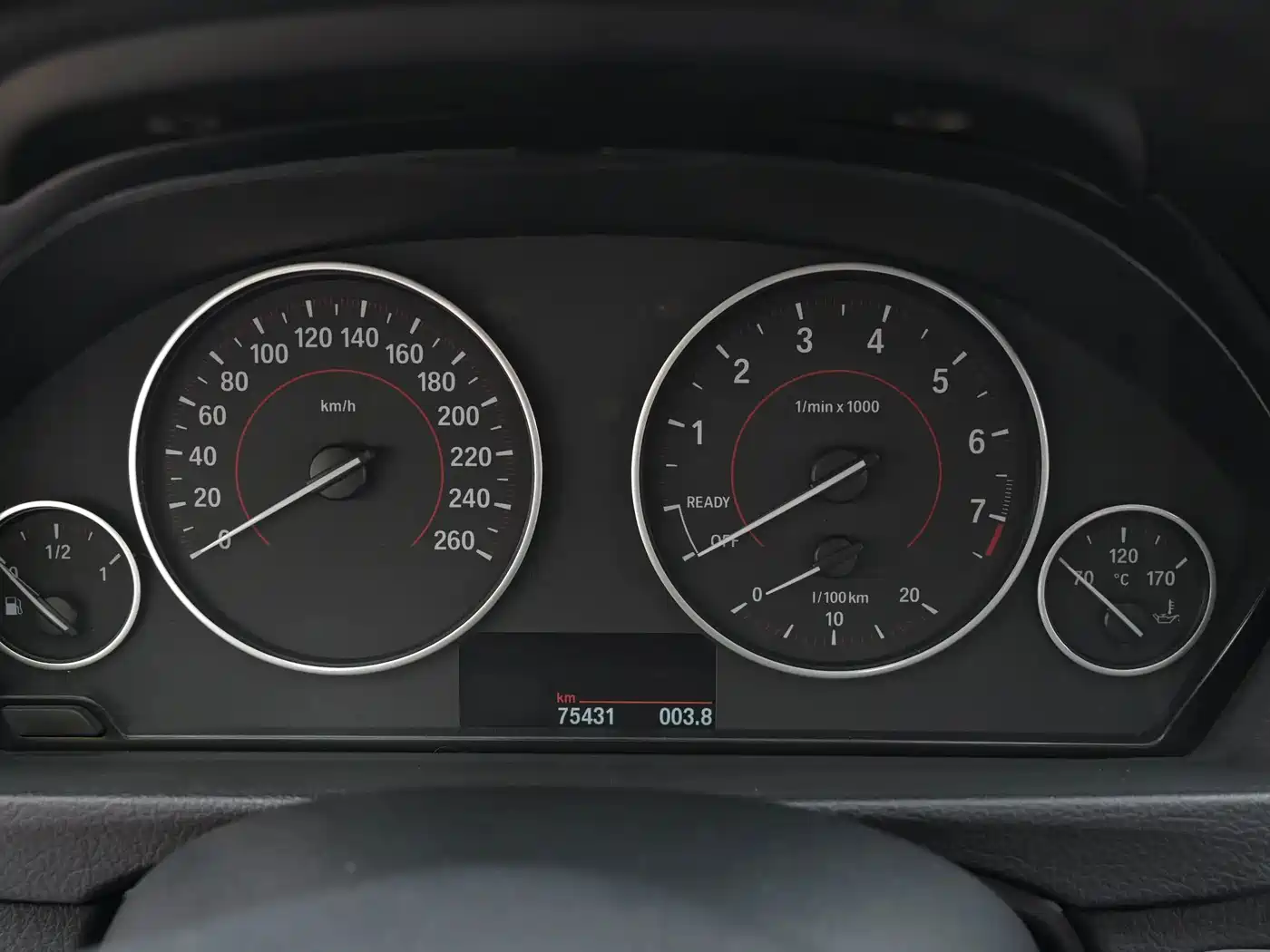 BMW 3 Series 2017 320i M Sport фото 12