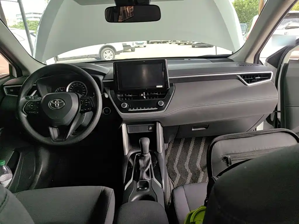Фото 10 - Toyota Corolla Cross