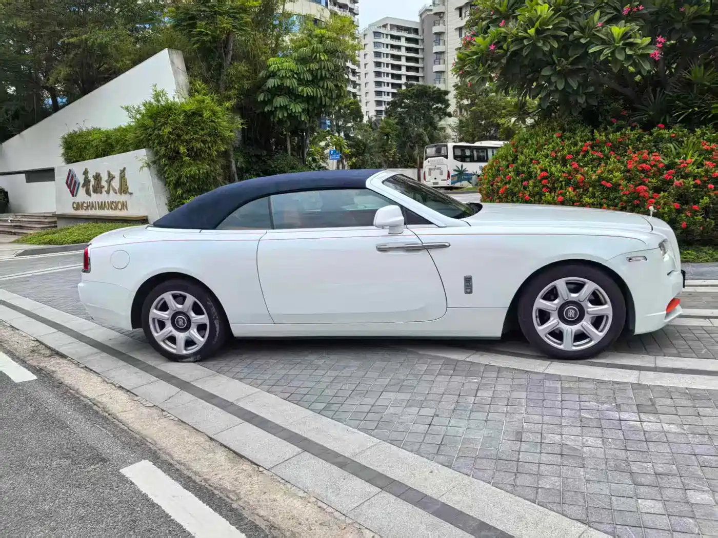 Rolls-Royce Dawn 2019 2015 6.6T Standard