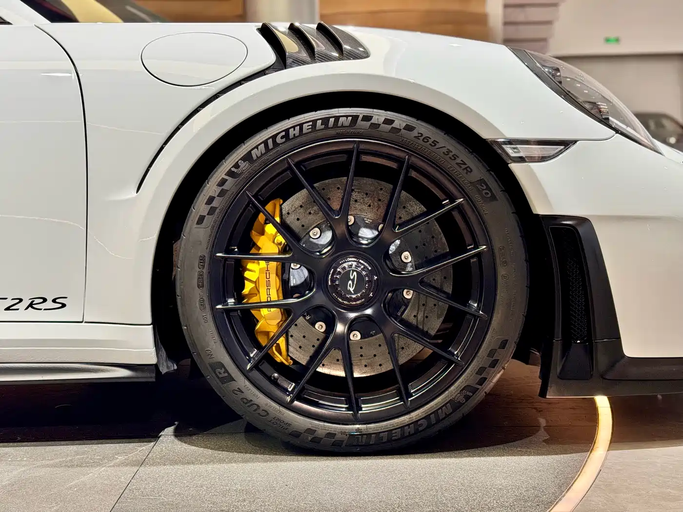 Porsche 911 2018 GT2 RS 3.8T фото 6