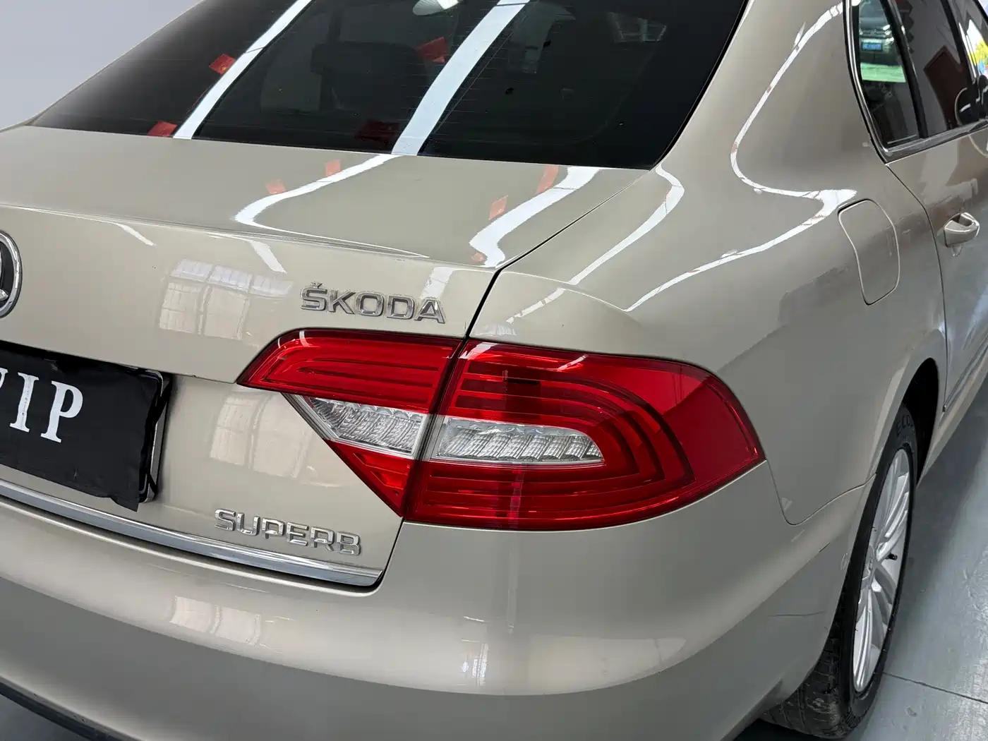 Škoda Superb 2013 1.8TSI Automatic Elegance Edition фото 15