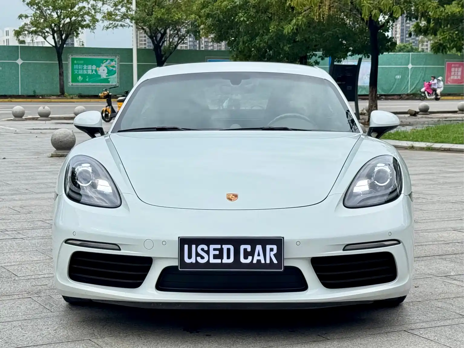 Photo 2 - Porsche 718