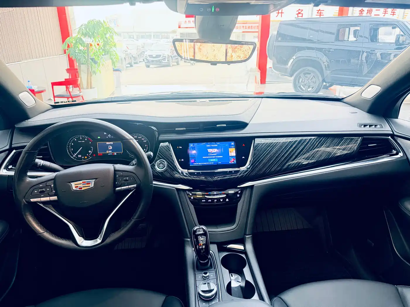 CADILLAC XT6