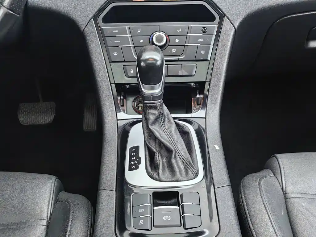 MG Roewe RX5 2016 2015 1.5TGI TST Luxury Edition