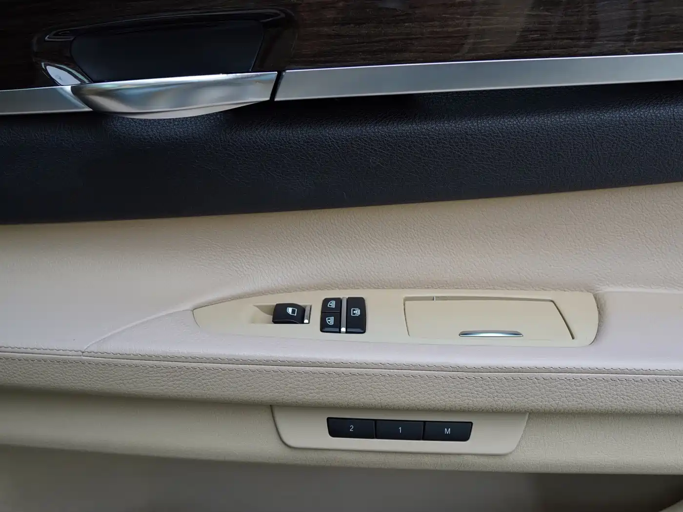 BMW 7 Series 2009 730Li Luxury фото 23