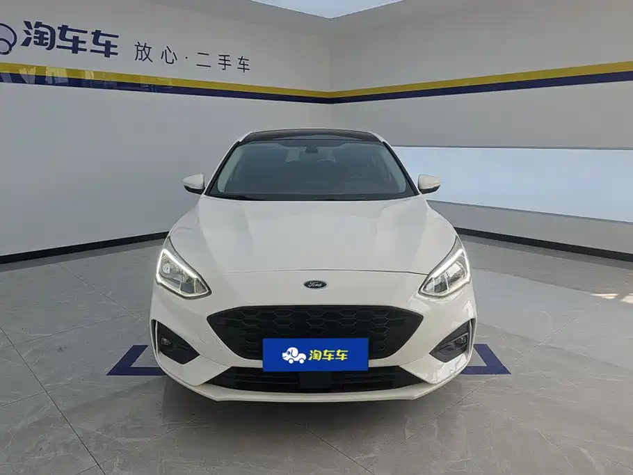 Фото 2 - Ford Focus