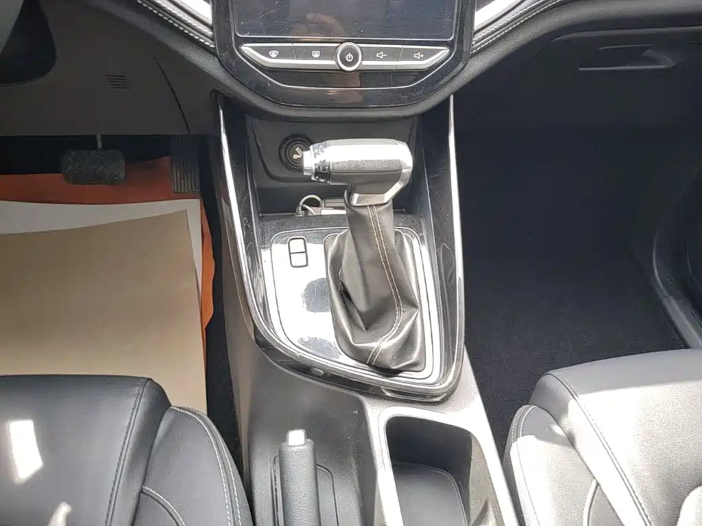 Baojun 530 2021 2021 Global Anniversary Edition 1.5T CVT Luxury 6-seater