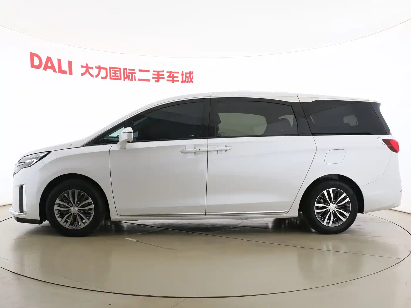Buick GL8 2023 ES Landmaster Comfort фото 4