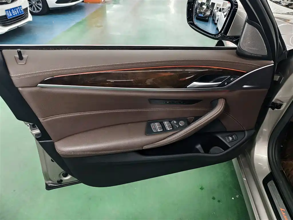 BMW 5 Series 2020 525Li Luxury Package фото 12
