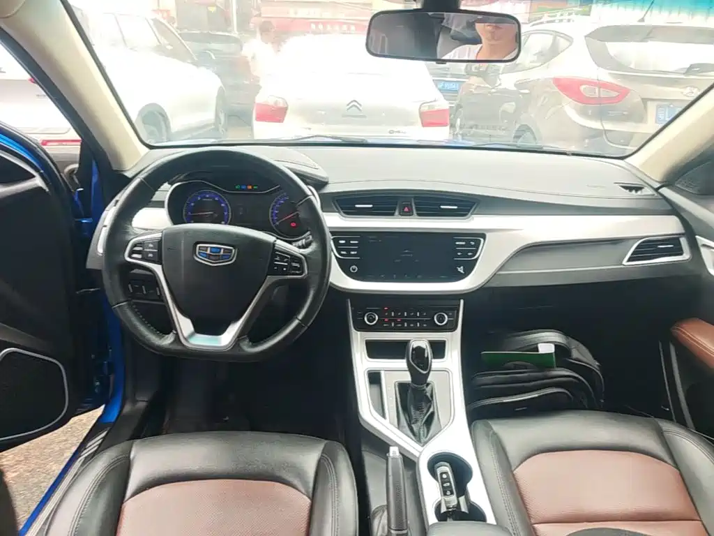 Фото 10 - Geely Vision