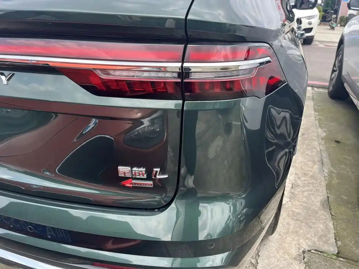 Фото 8 - Geely Xingyue L