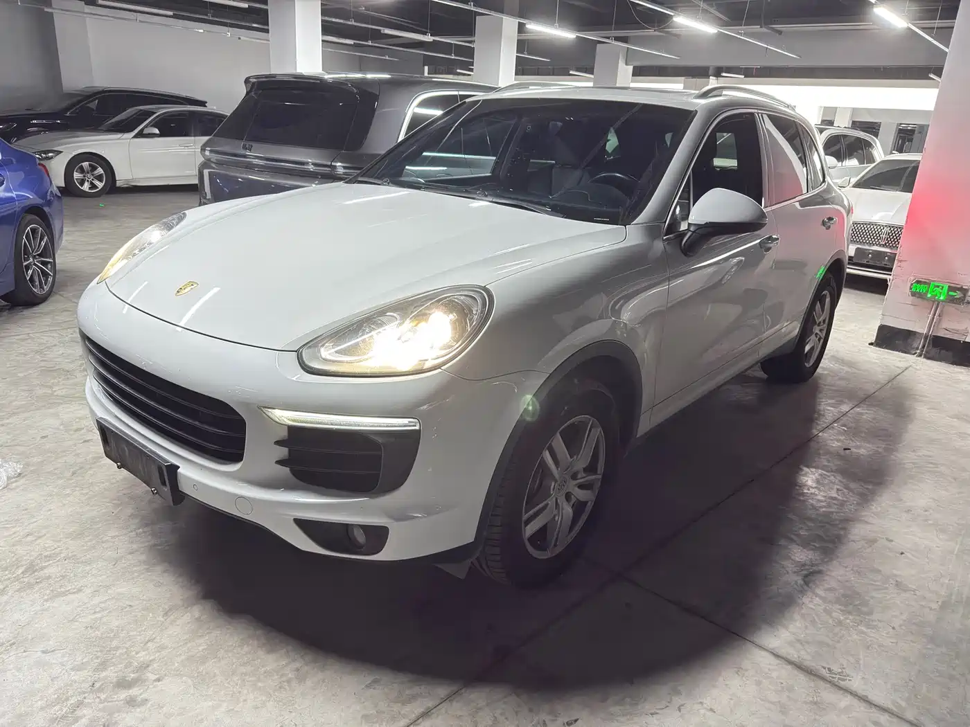Фото 1 - Porsche Cayenne