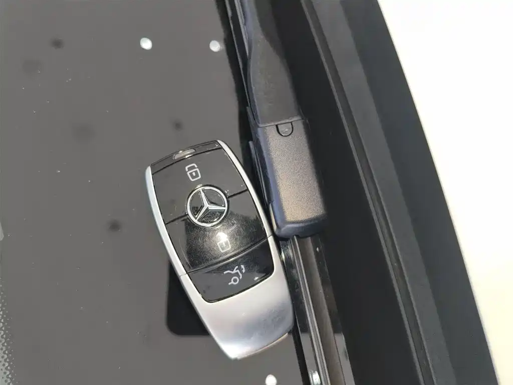 Mercedes-Benz E-Class 2018 E 200 L Sport фото 9