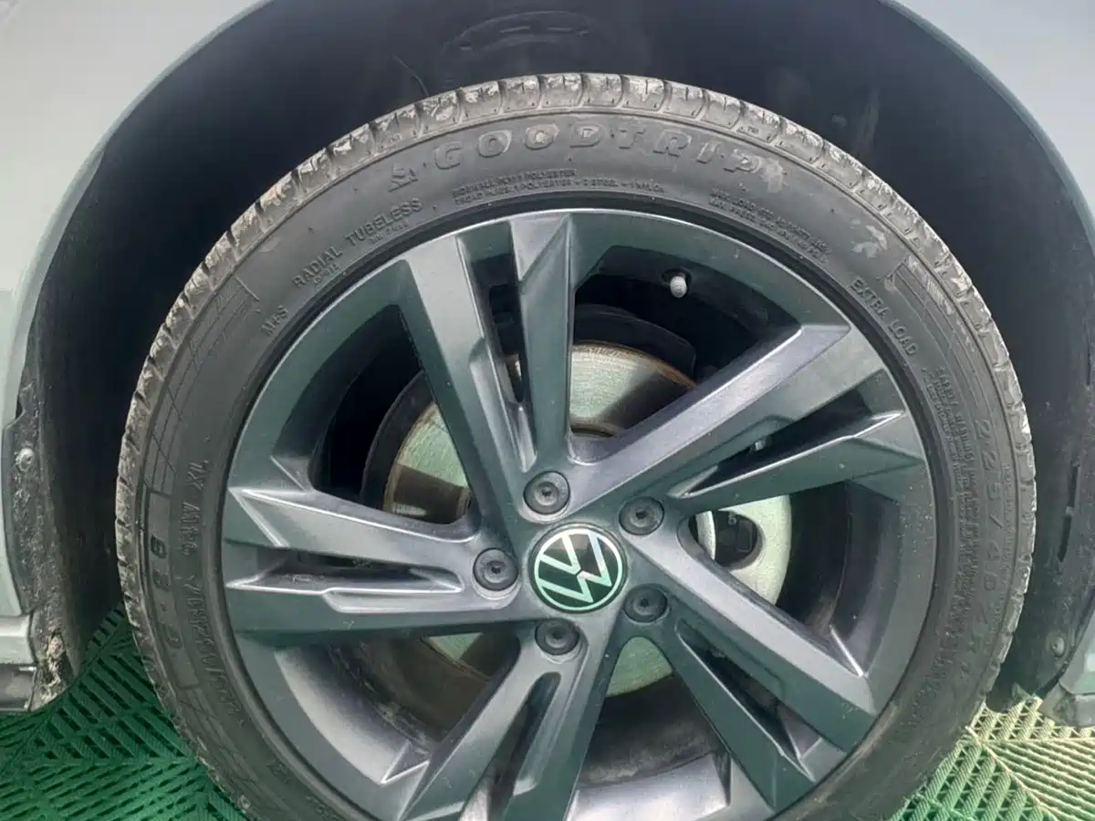 Volkswagen Golf 2021 280TSI DSG R-Line фото 24
