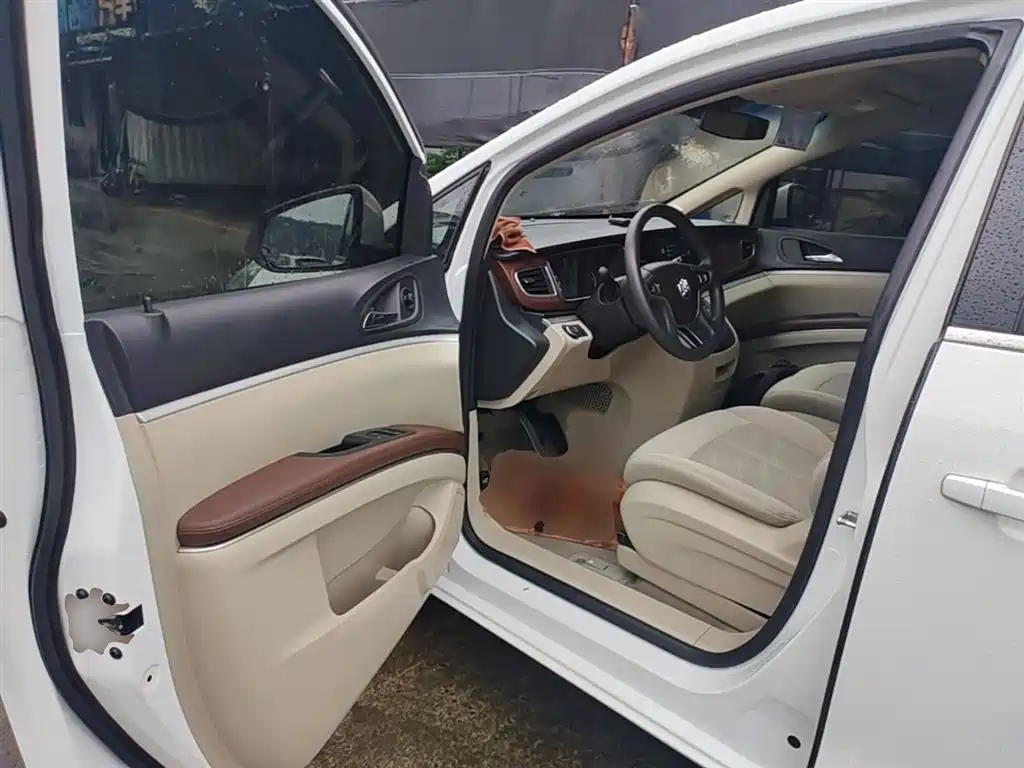 Buick GL8 2018 28T Comfort China VI фото 16