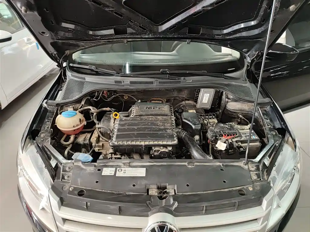 Volkswagen Santana 2015 1.4L Manual Trend Edition фото 20