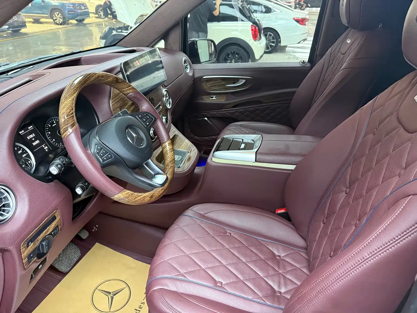Mercedes-Benz Vito 2021 2.0T Business Edition 7-seater фото 7