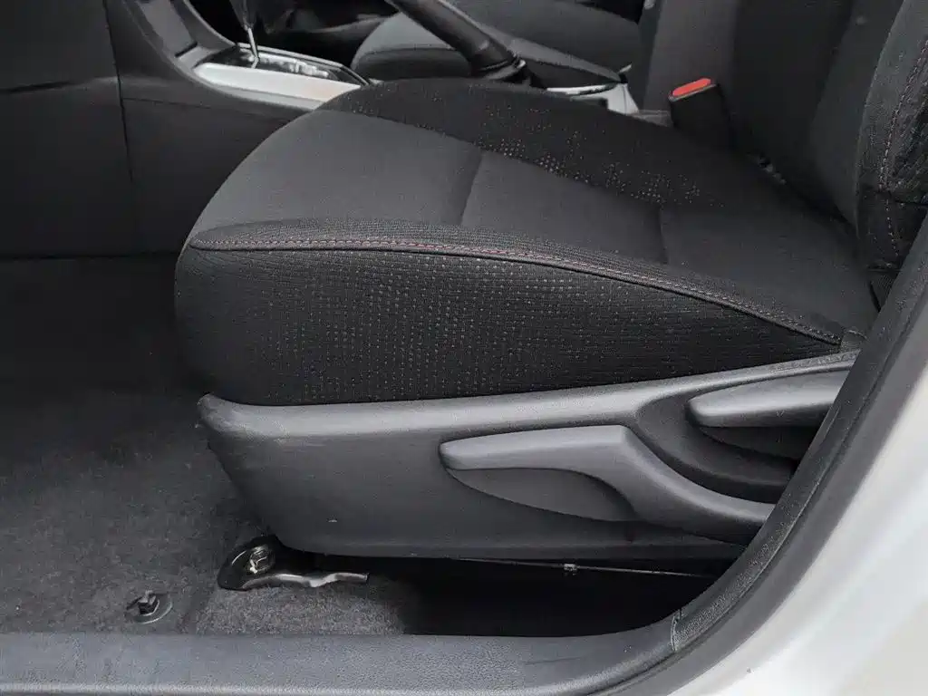 Toyota Corolla 2018 1.2T S-CVT GL Smart Edition фото 20