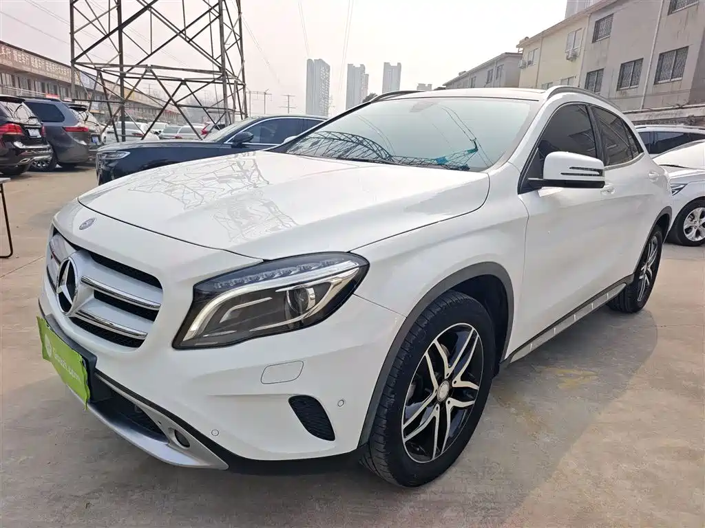 Mercedes-Benz GLA 2016 GLA 200 Fashion фото 2