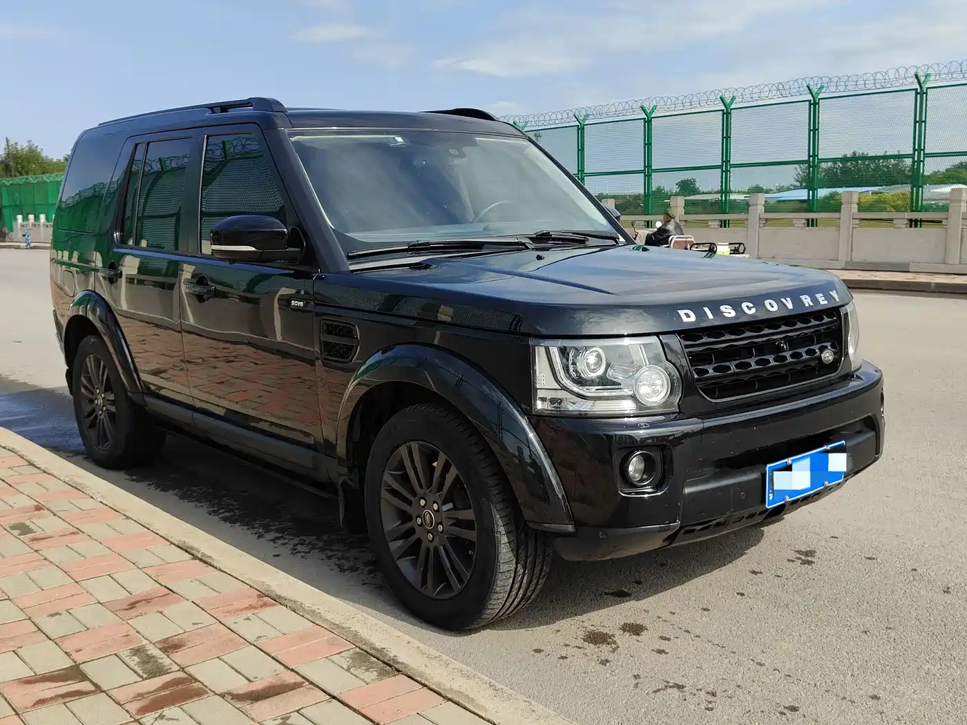 Land Rover Discovery 2016 3.0 SC V6 HSE фото 3