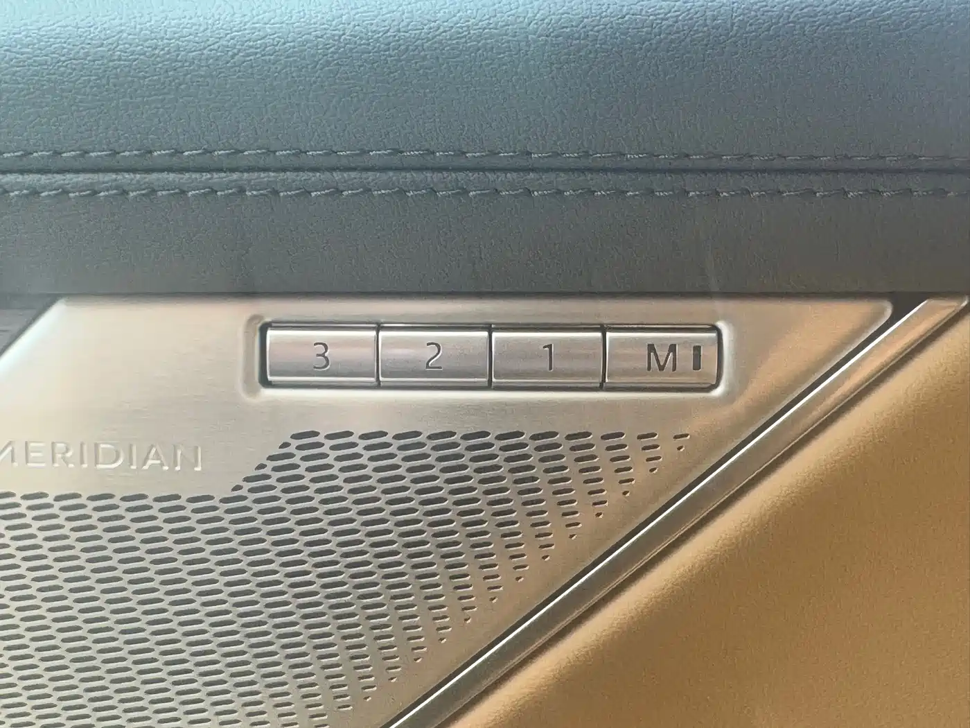 Jaguar XFL 2025 2025 2.0T P250 FWD Luxury Edition