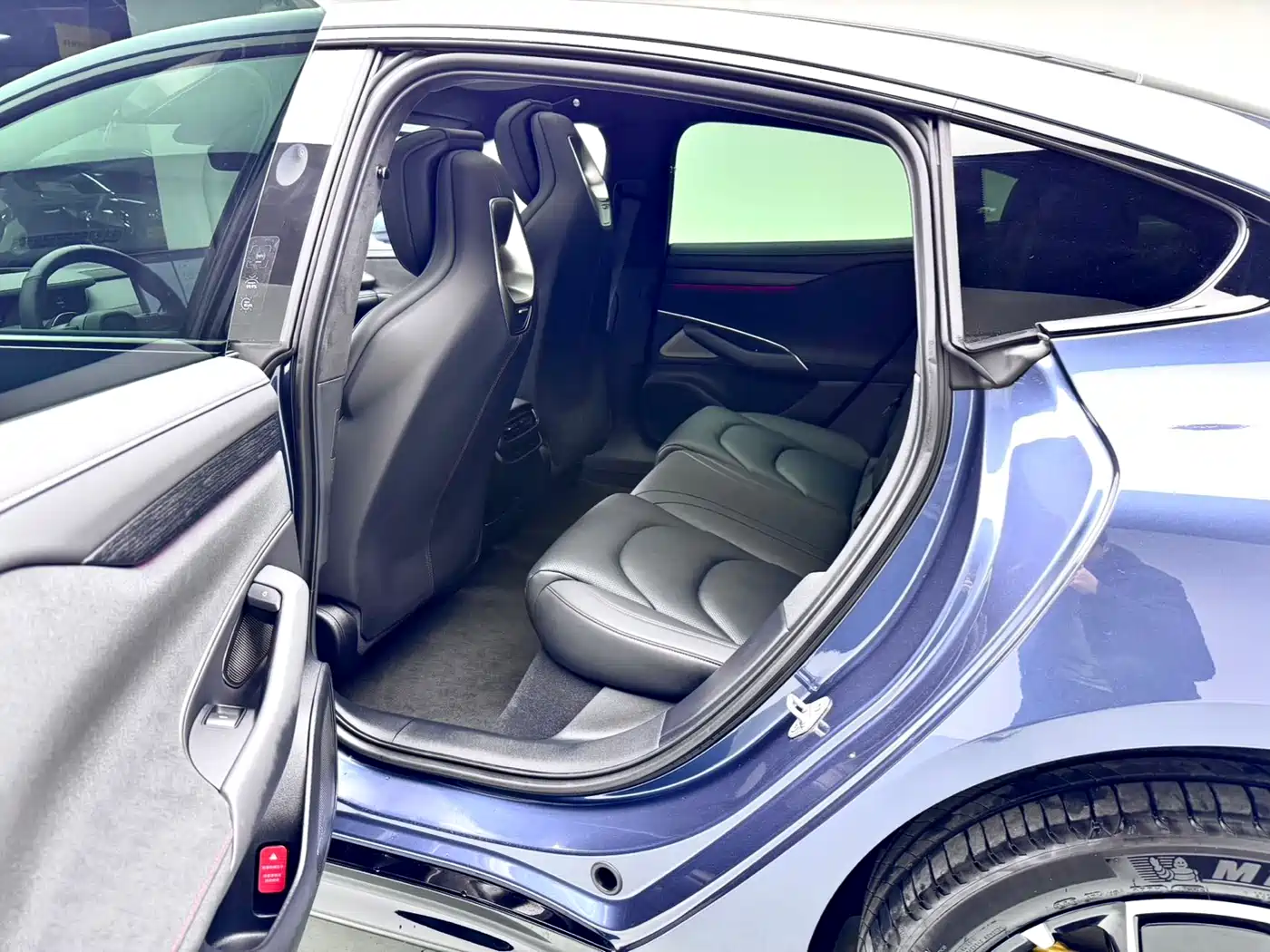 XIAOMI CAR XIAOMI SU7