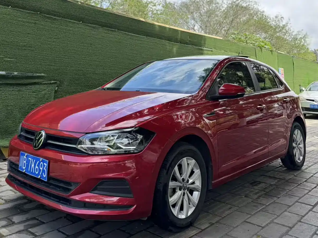 VOLKSWAGEN POLO