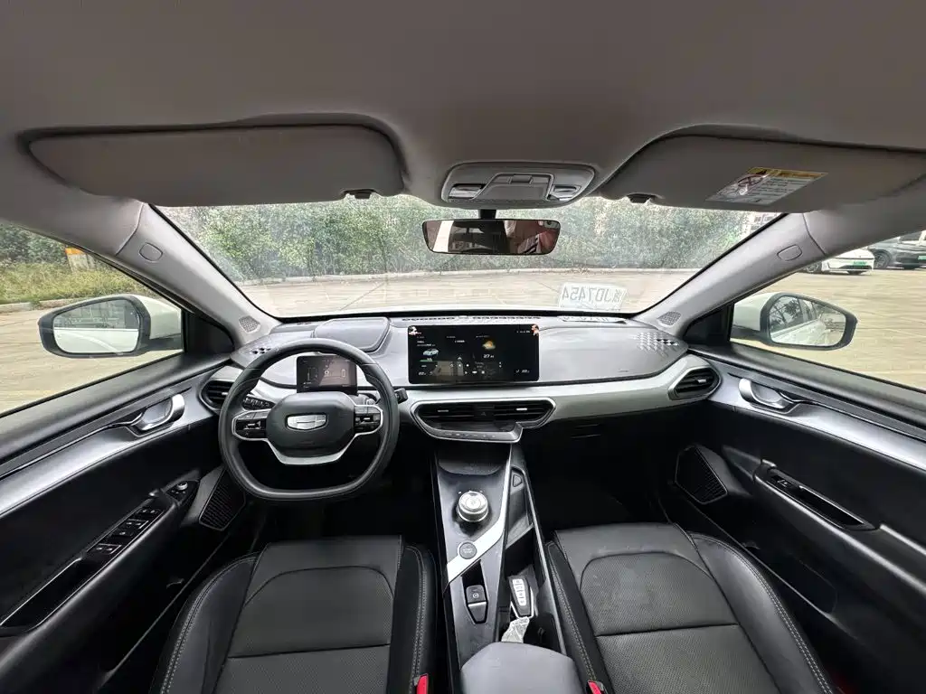 Фото 25 - Geely Geometry A