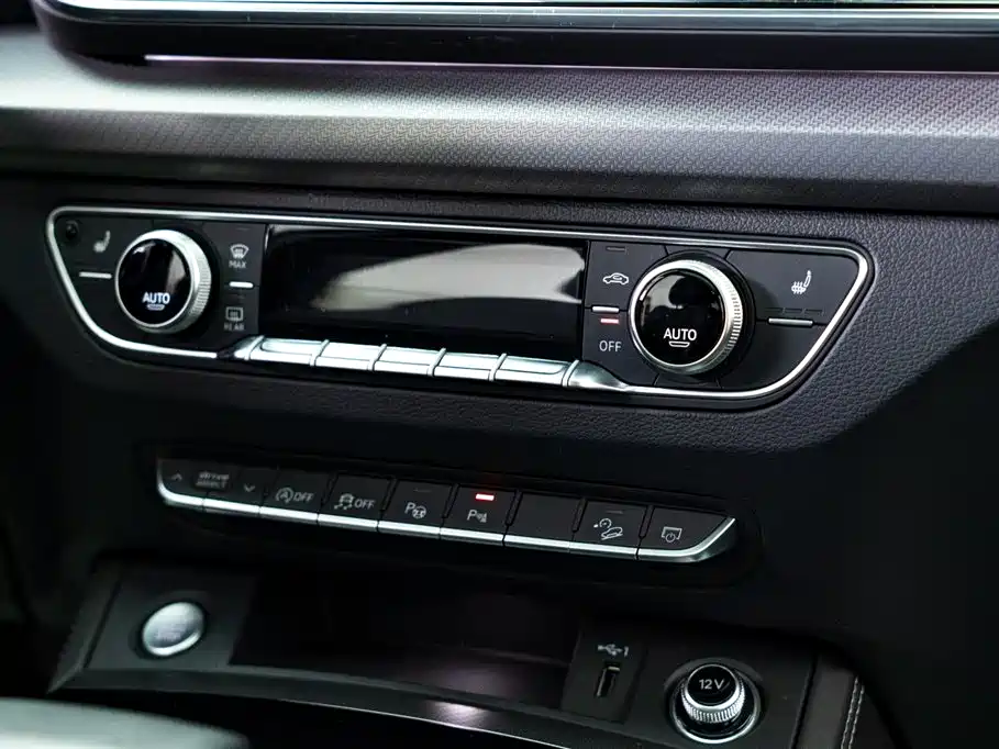 AUDI Q5L SPORTBACK