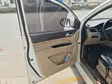 Photo 6 - Baojun 730