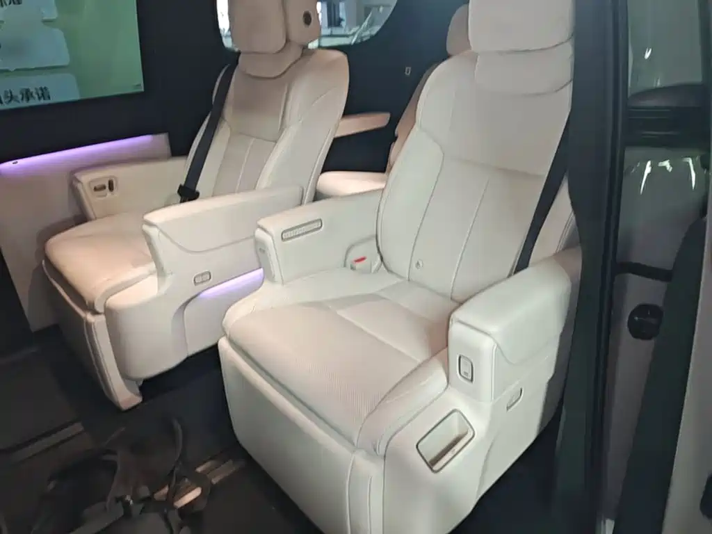 Li Auto MEGA 2025 2025 Model Home Family Special Edition