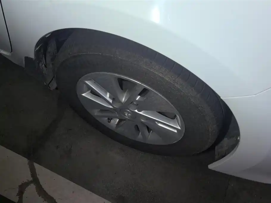 Toyota Corolla 2017 1.6L Manual GL фото 6