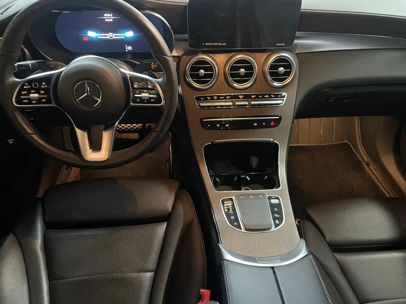 MERCEDES-BENZ GLC