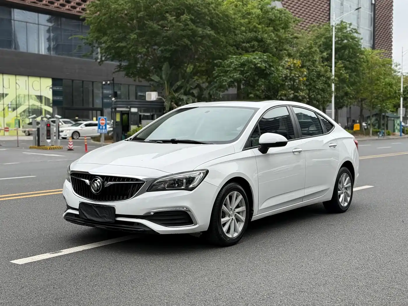 Buick Verano 2018 Sedan 15S Automatic Leading