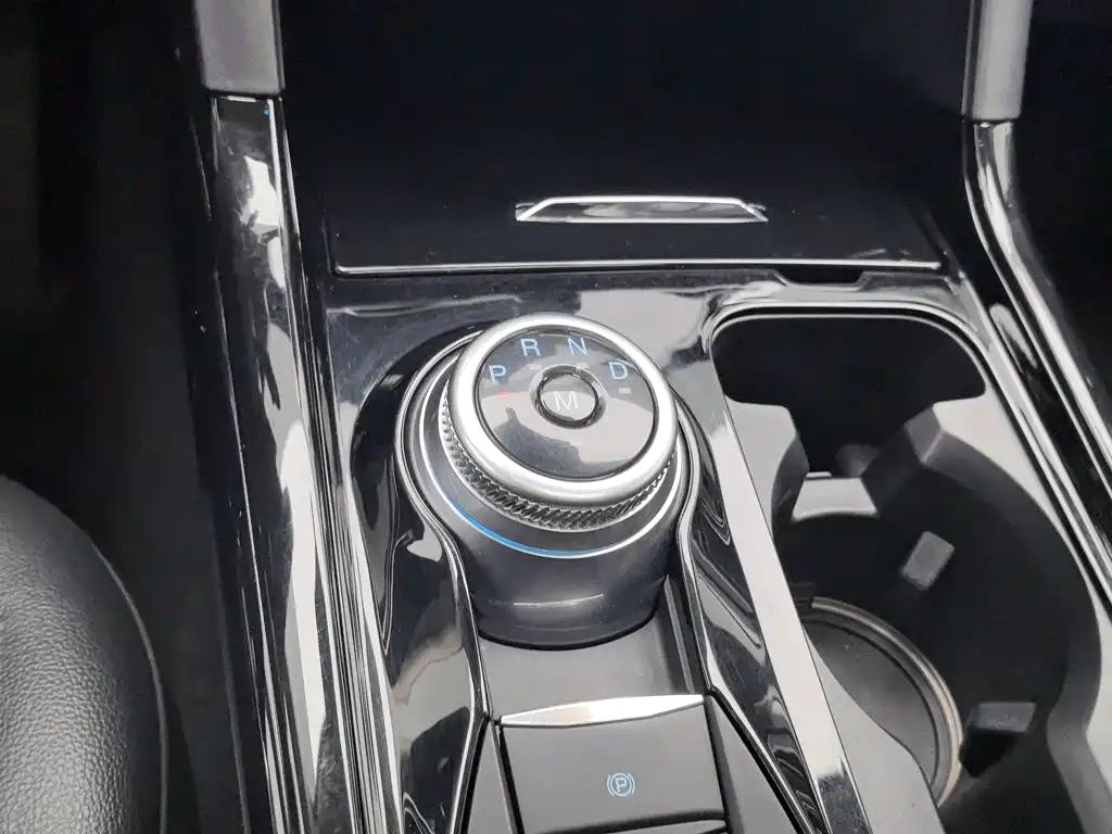 Photo 13 - Ford Explorer