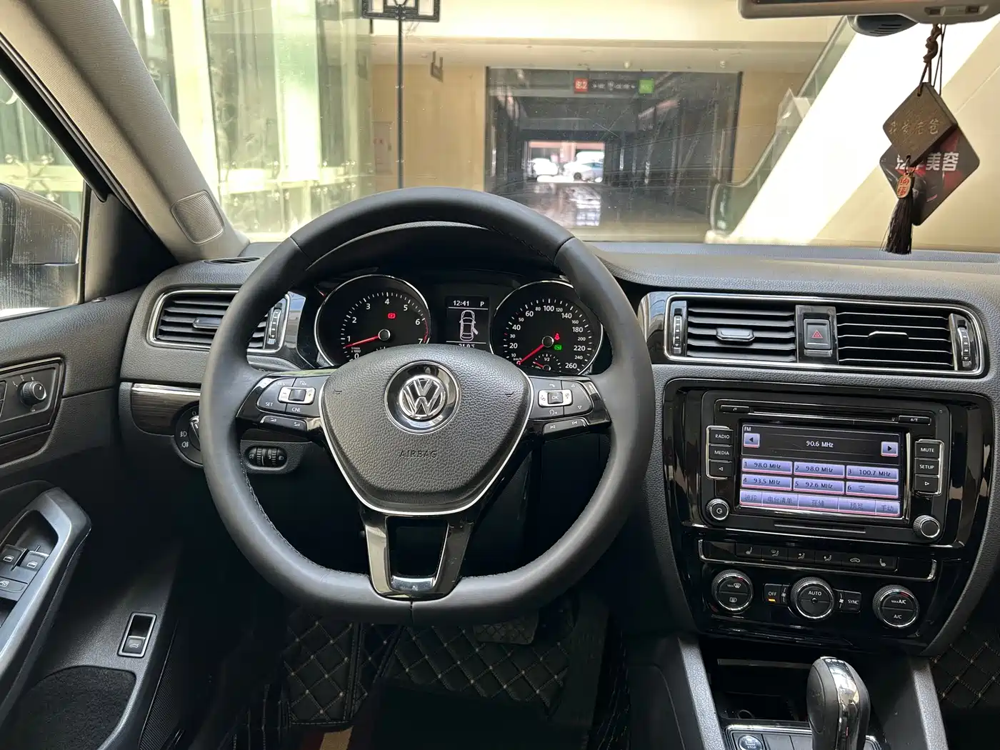 Фото 16 - Volkswagen Sagitar